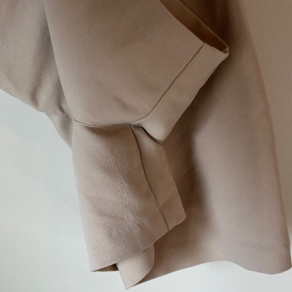 Women’s Medium High-Rise Pleated Women’s Shorts - 4” Inseam - Picture 4 of 4